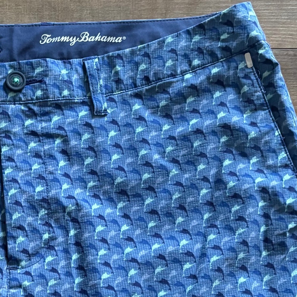 Tommy Bahama IslandActive Blue Marlin 10" Cargo Shorts Men's Size 36